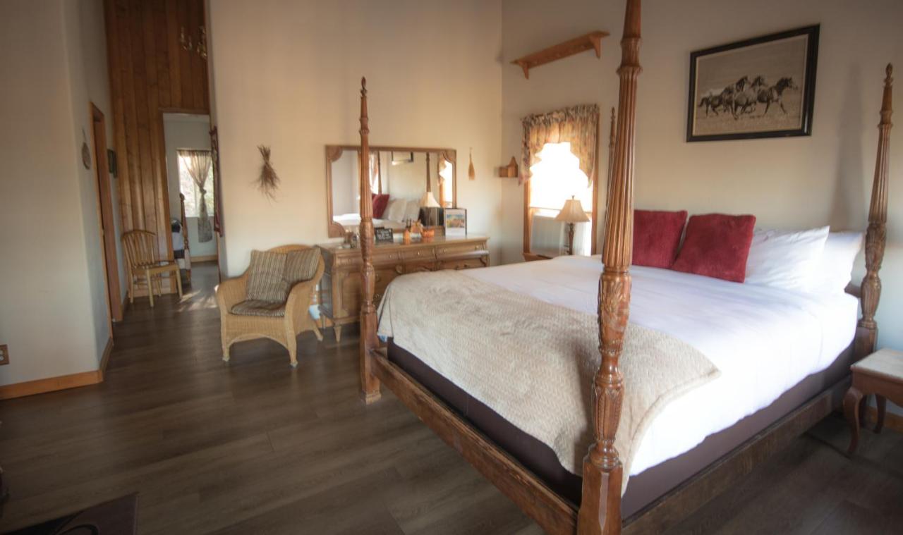 | Tucker Peak Lodge