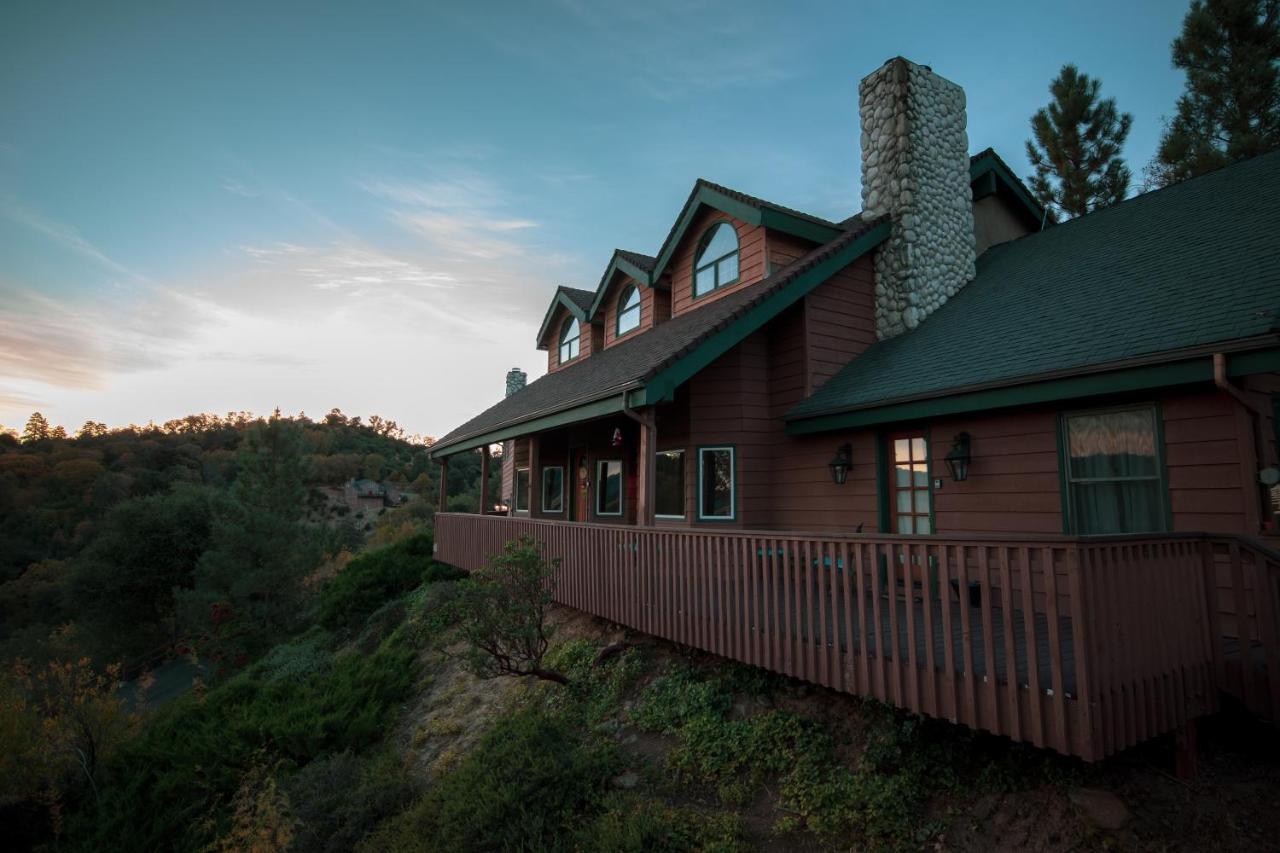 | Tucker Peak Lodge