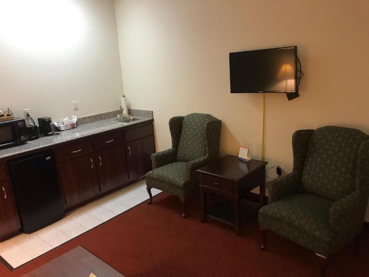  | Ramada by Wyndham Ligonier