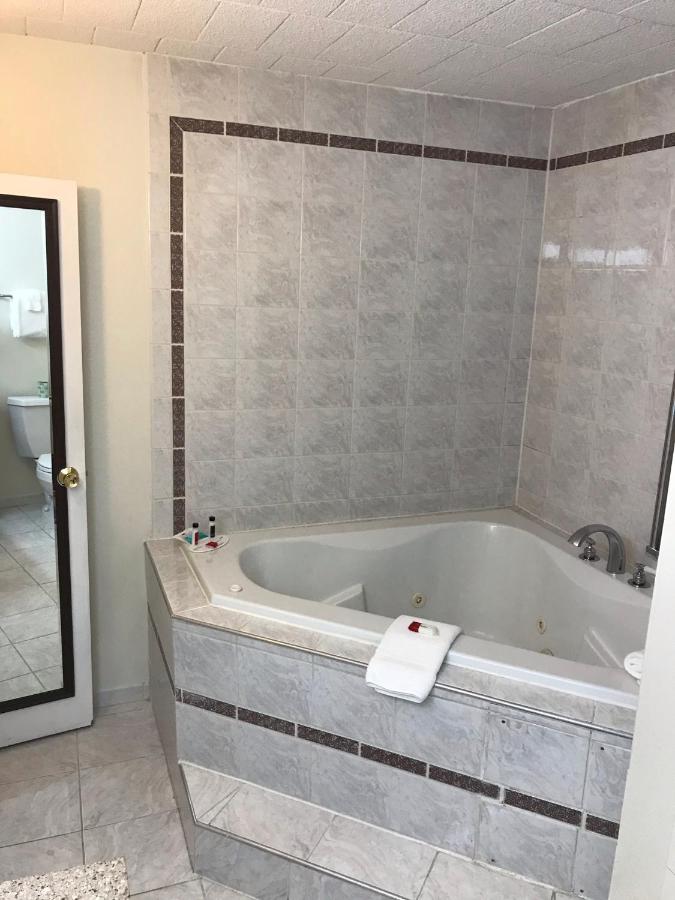 King Studio Suite - Non-Smoking at Ramada by Wyndham Ligonier