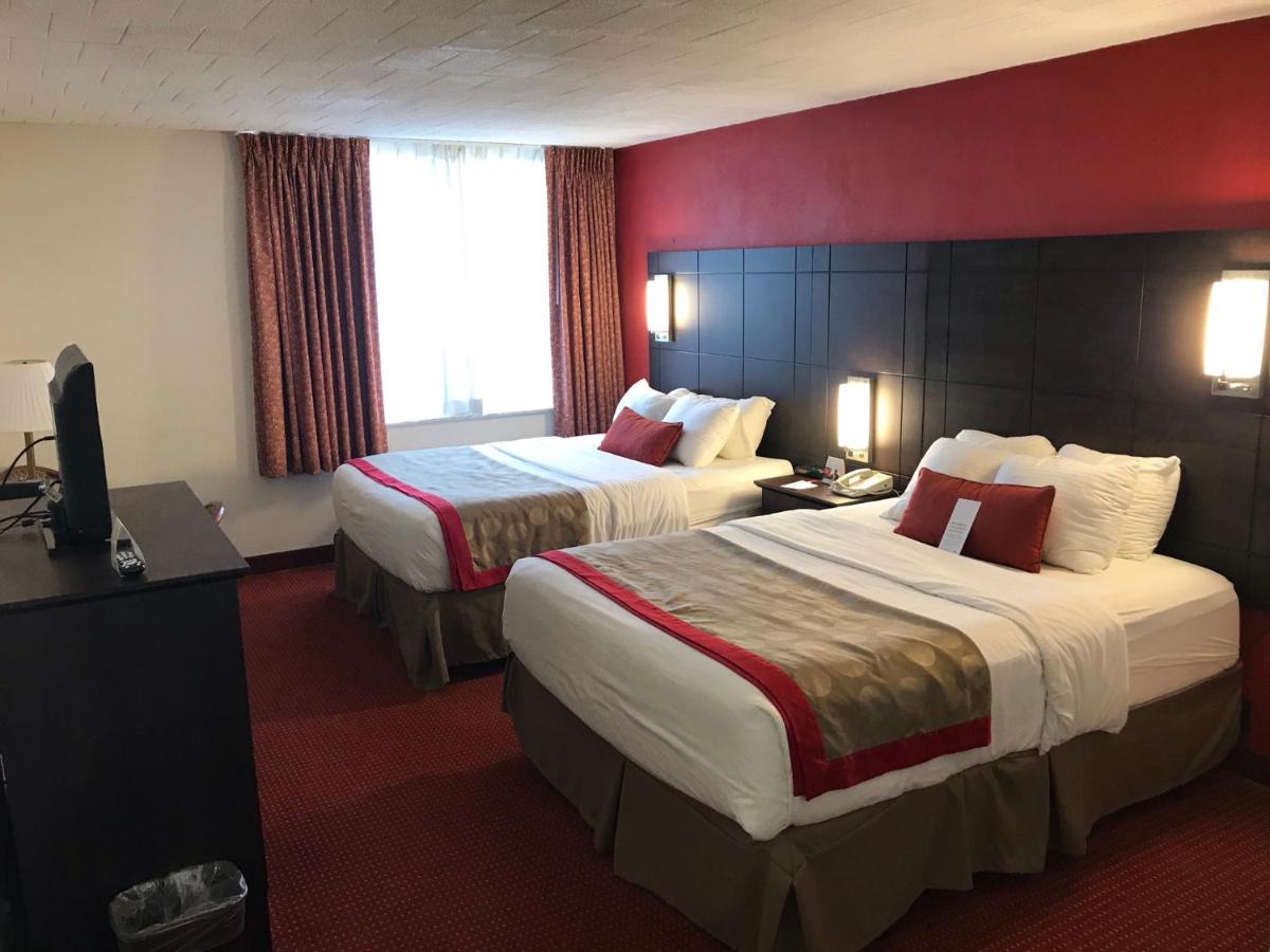Queen Room with Two Queen Beds - Non-Smoking at Ramada by Wyndham Ligonier