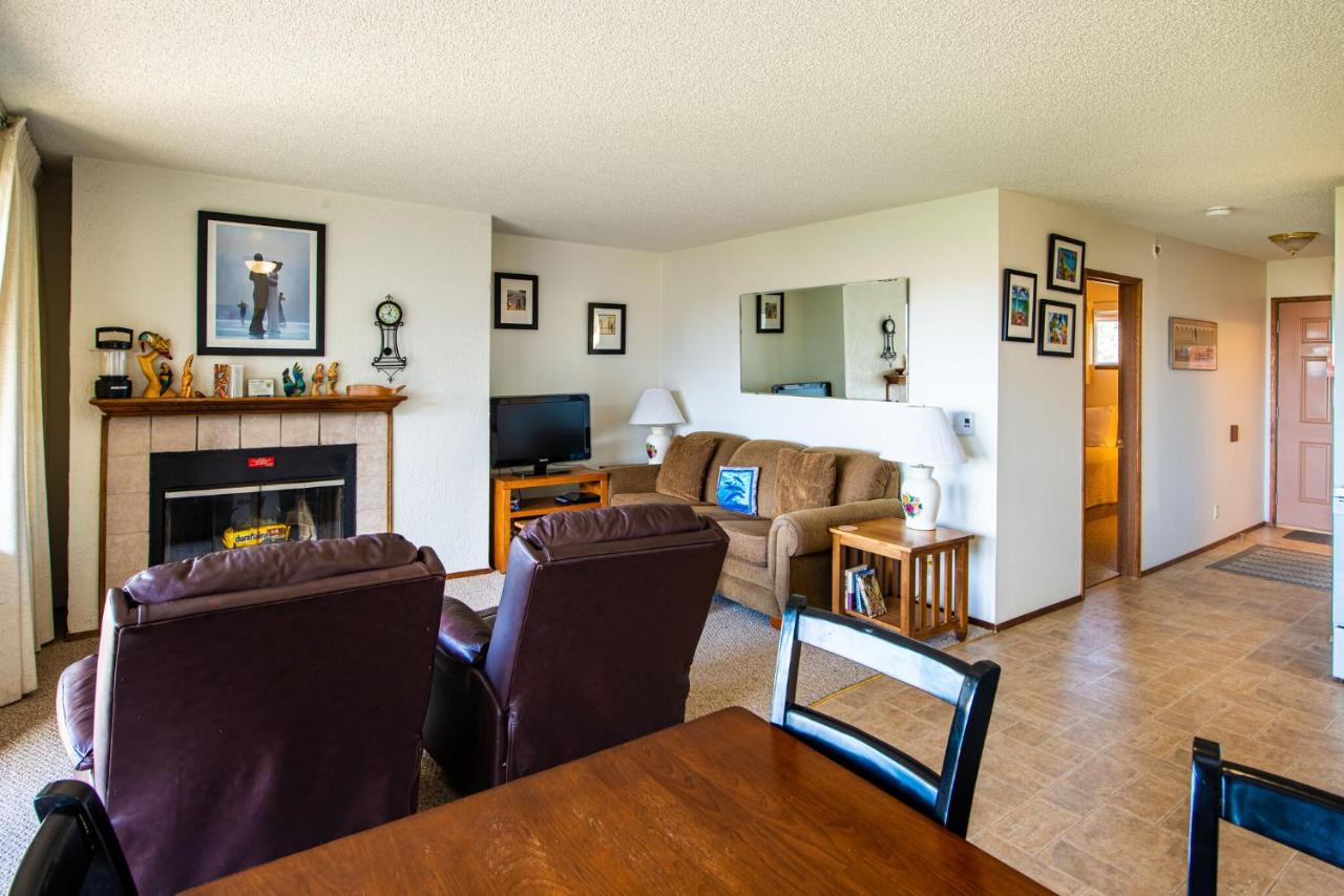 | Hi-Tide Resort