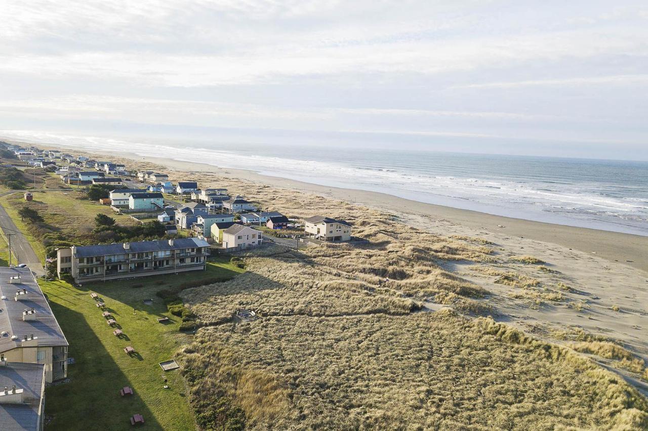| Hi-Tide Resort