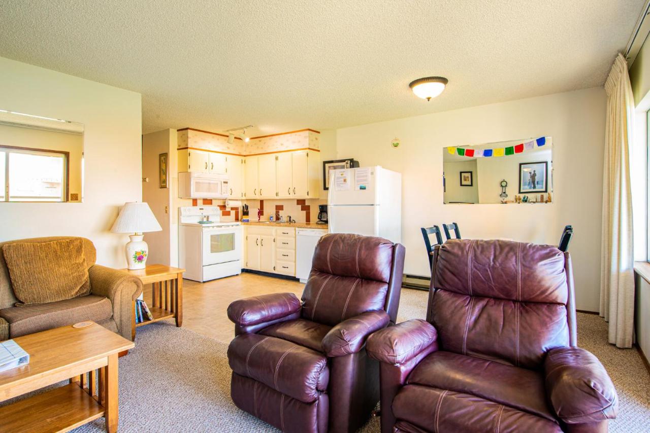 | Hi-Tide Resort