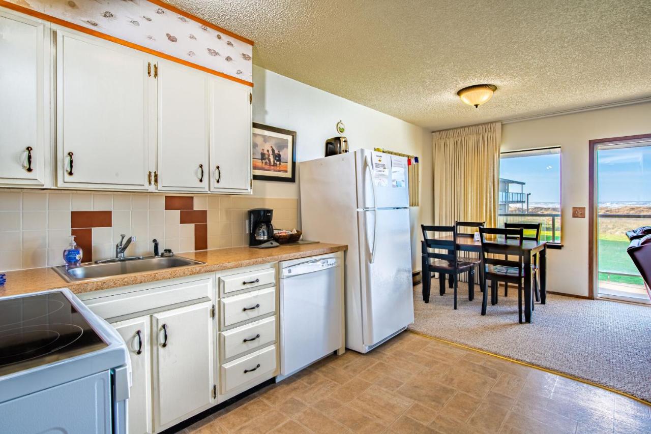 | Hi-Tide Resort