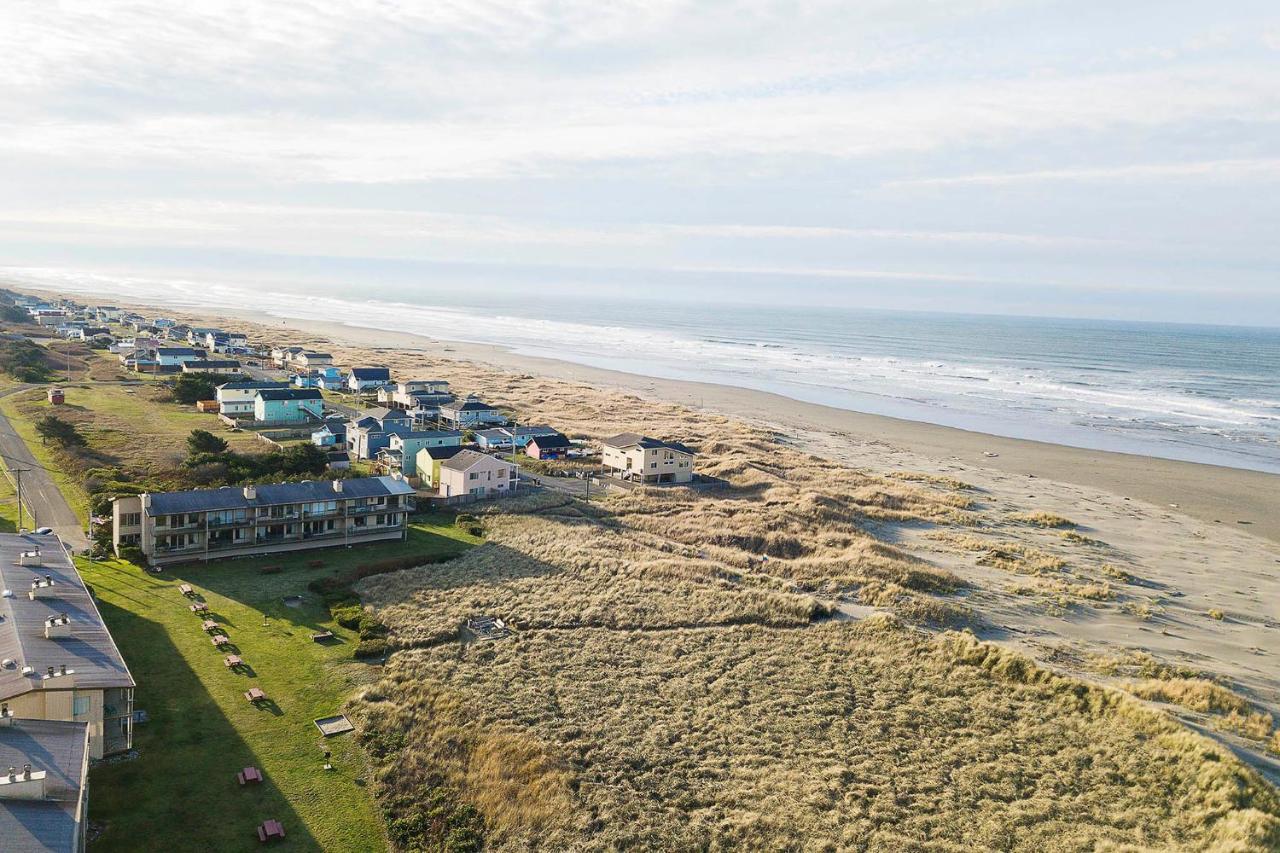 | Hi-Tide Resort