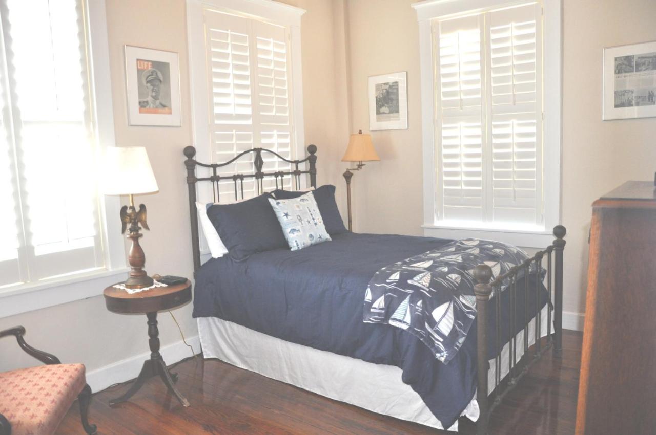 | Riverview Hotel