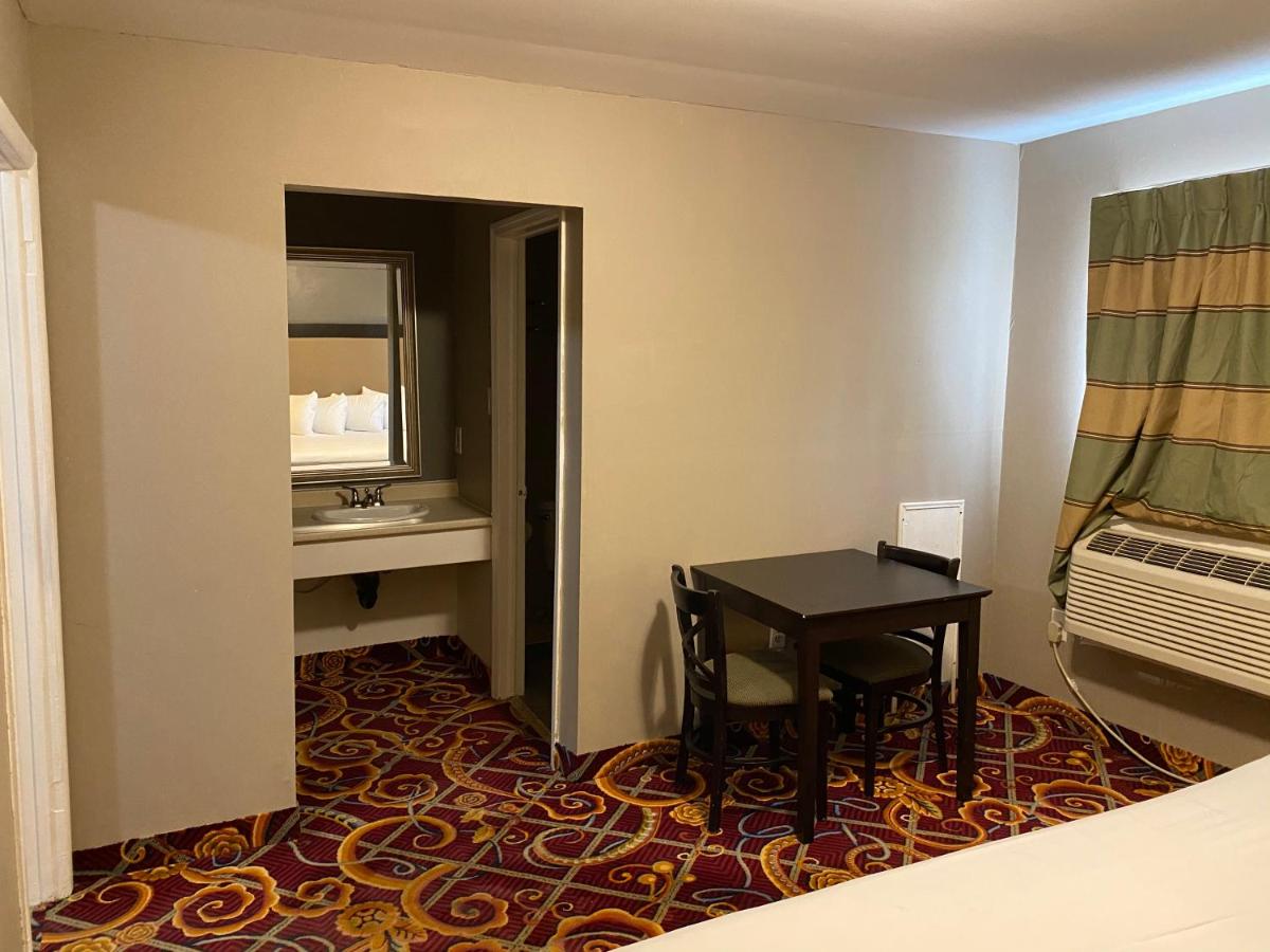 | Tourist Inn
