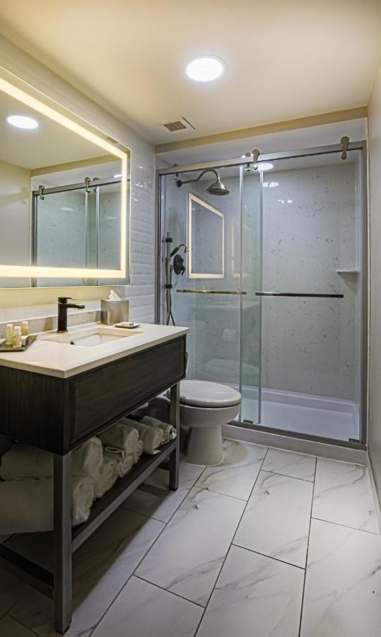 King Room - Hearing Accessible - Non-Smoking at Hotel Indigo Birmingham Five Points S - UAB, an IHG Hotel