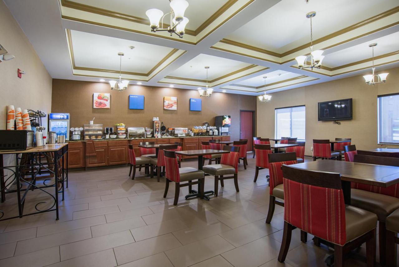 | Comfort Inn Naugatuck - Waterbury