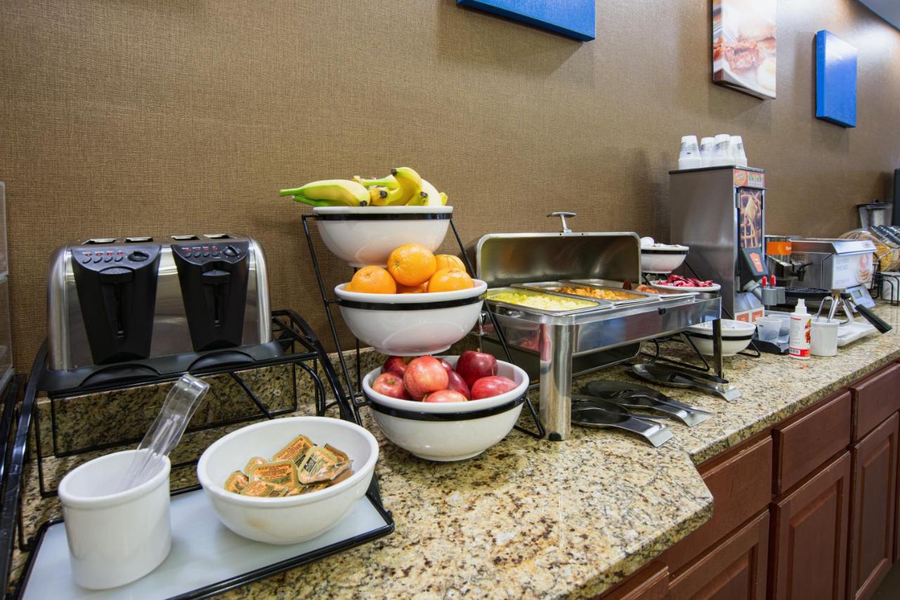 | Comfort Inn Naugatuck - Waterbury