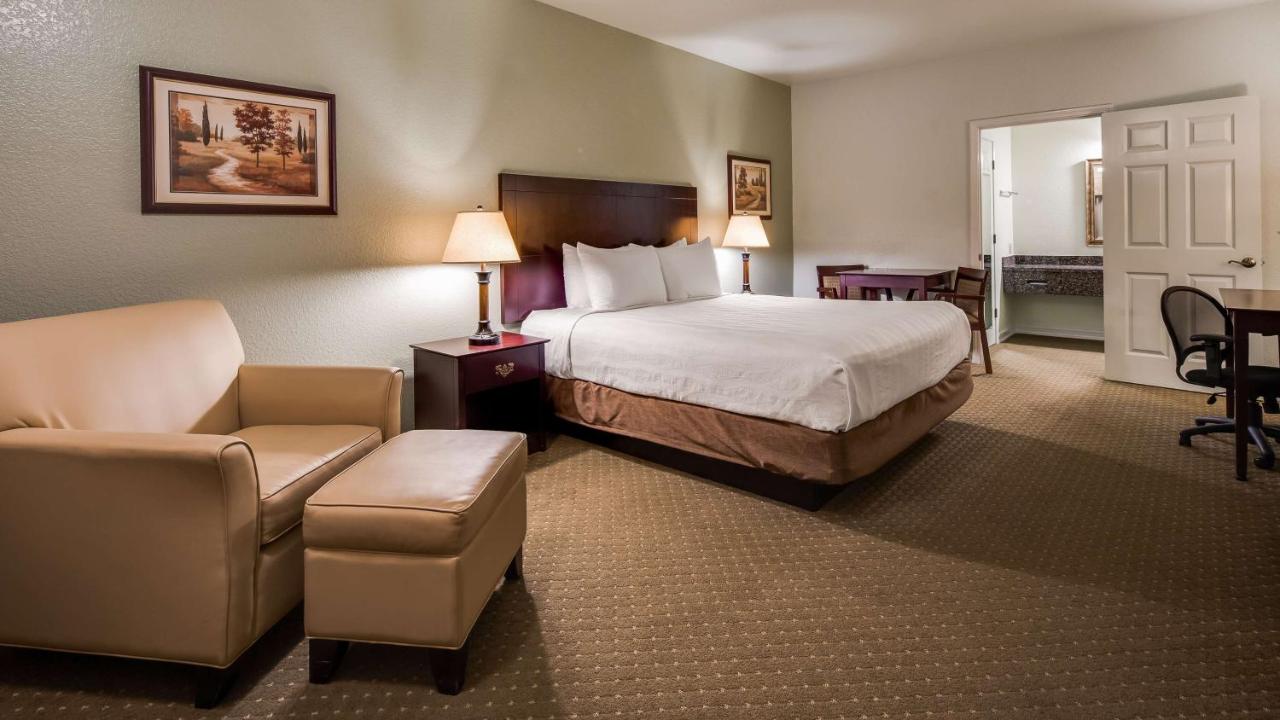 | Best Western Plus Bayshore Inn