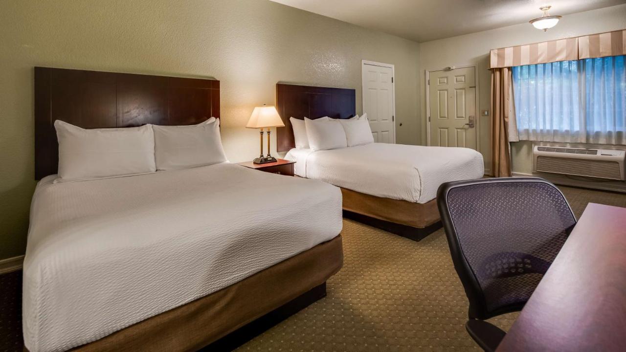 | Best Western Plus Bayshore Inn