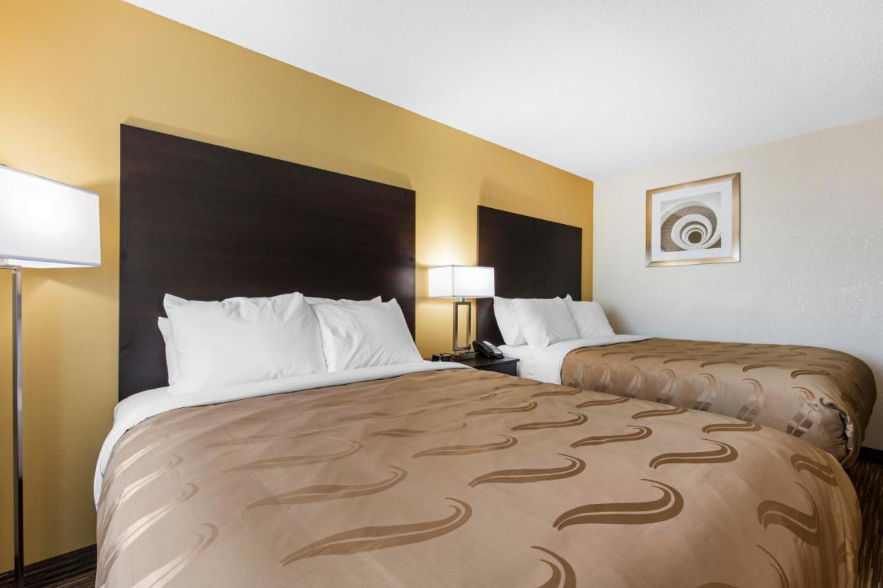 Queen Room with Two Queen Beds - Non-Smoking at Quality Inn & Suites Metropolis I-24