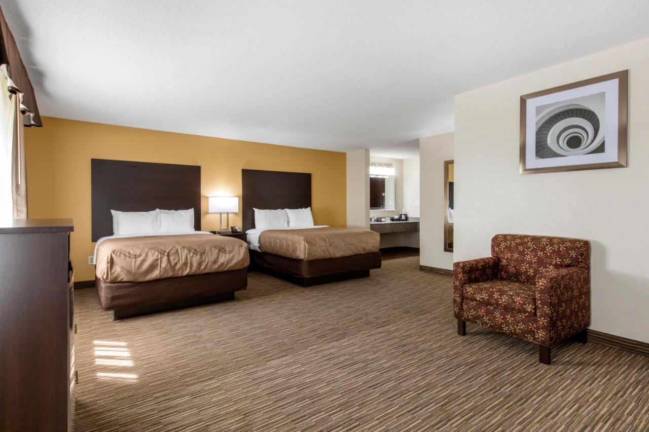 Queen Room with Two Queen Beds - Accessible/Non-Smoking at Quality Inn & Suites Metropolis I-24