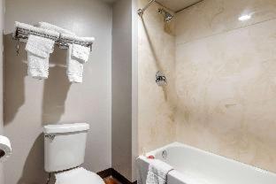 Room #2245309 at Econo Lodge Milwaukee Airport