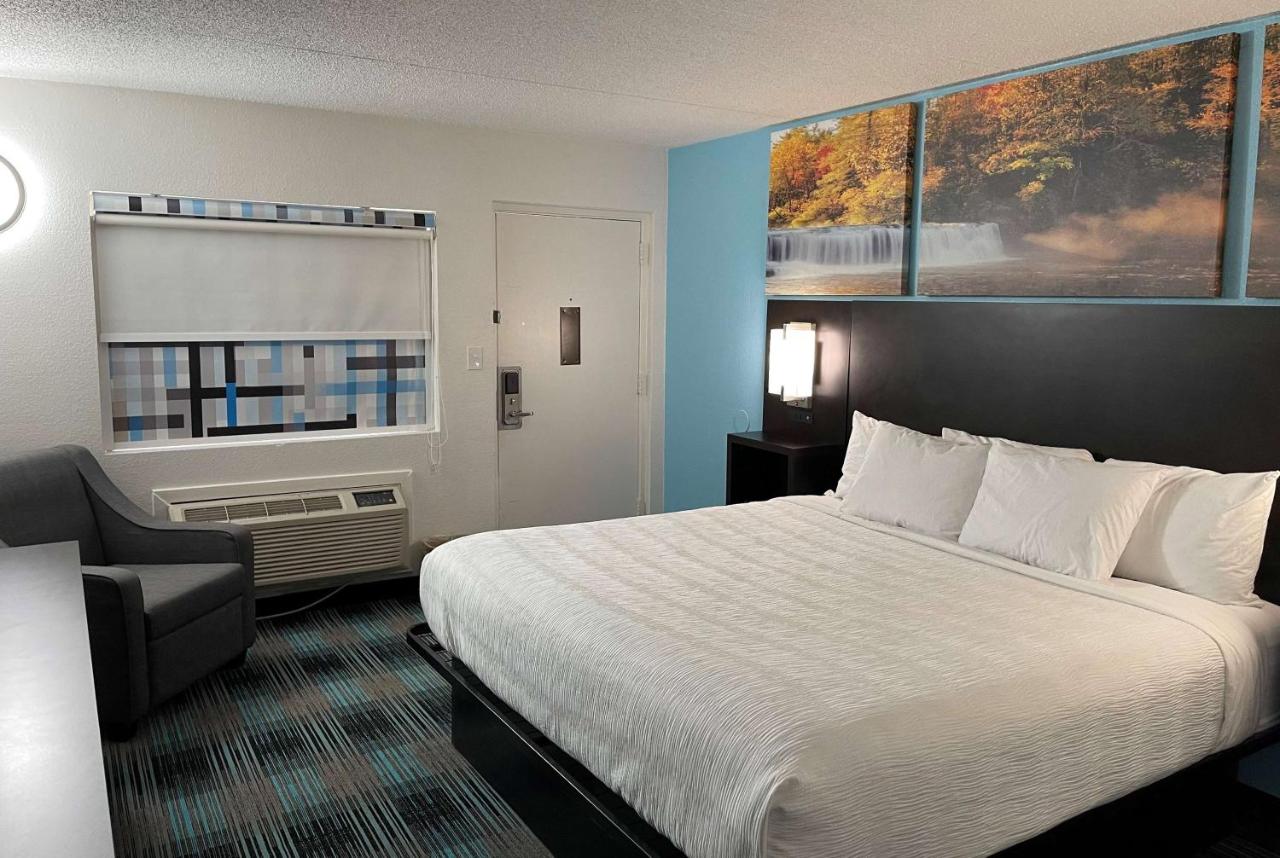  | Days Inn by Wyndham Calhoun GA I-75 and US-41