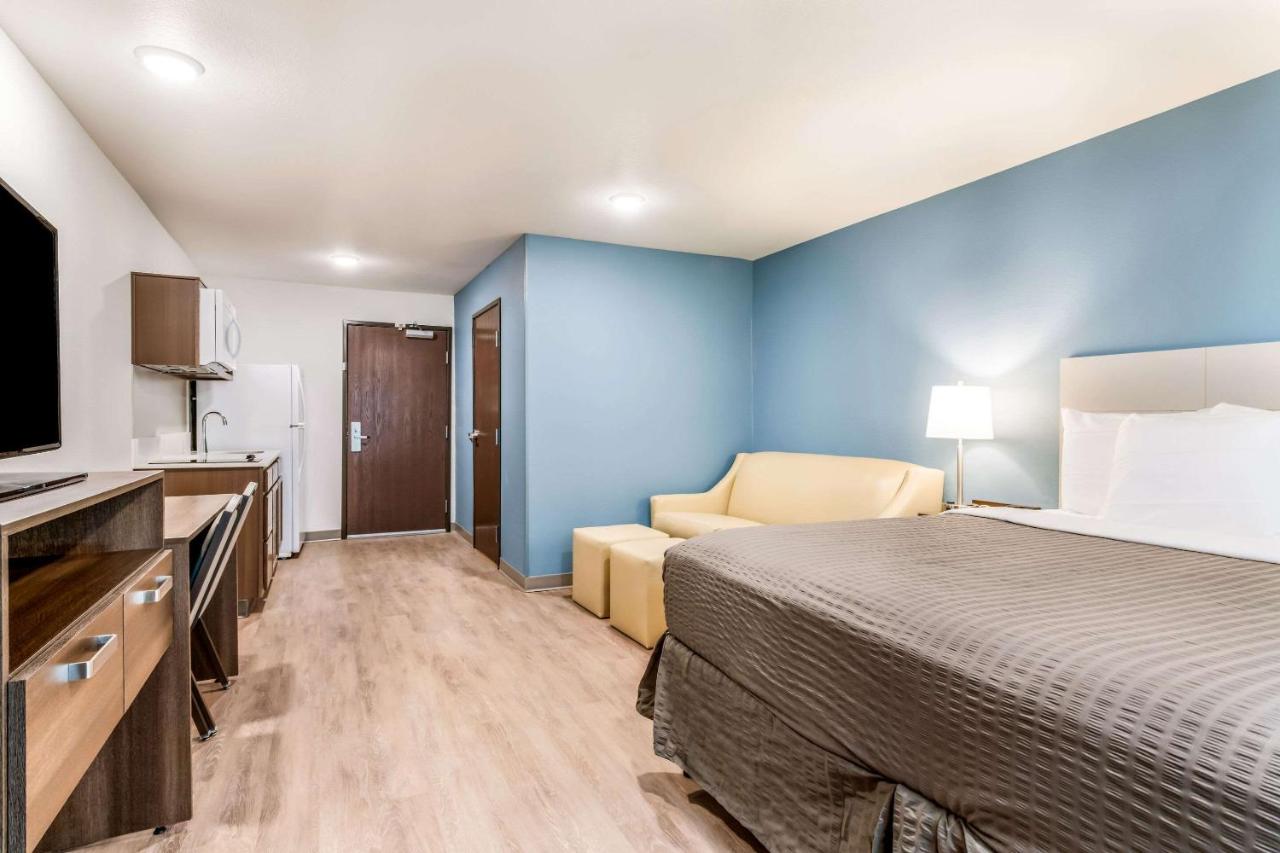 King Room with tub - Accessible/Non-Smoking at WoodSpring Suites Charlotte - University Research Park