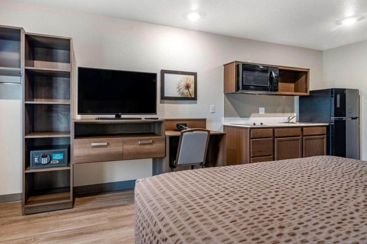 Queen Room with Roll-In Shower - Accessible/Non-Smoking at WoodSpring Suites Brunswick