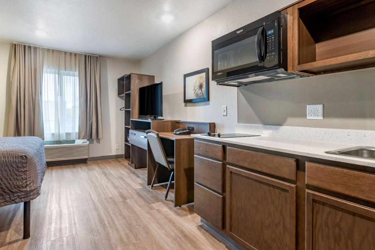 Queen Room with Roll-In Shower - Accessible/Non-Smoking at WoodSpring Suites Brunswick