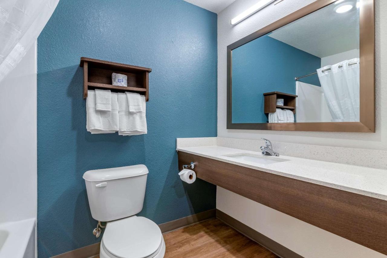 Queen Room with Roll-In Shower - Accessible/Non-Smoking at WoodSpring Suites Brunswick