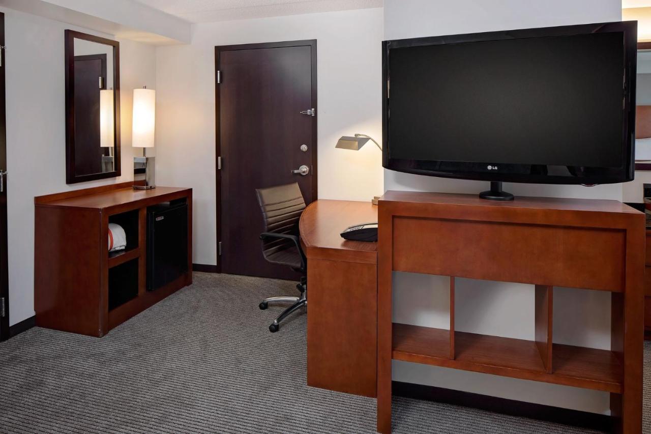 King Bed at Hyatt Place Pittsburgh-North Shore