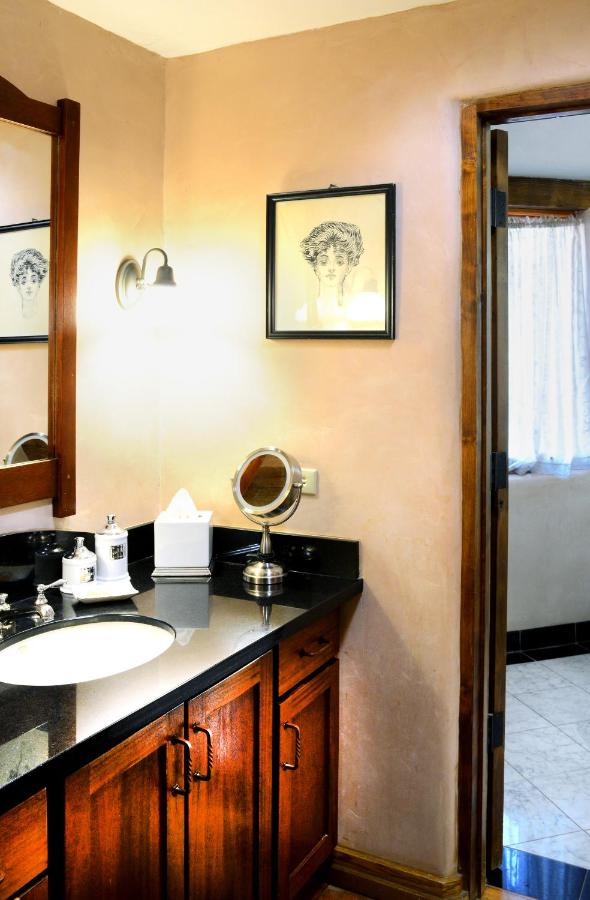 Deluxe King Room with Sofa Bed at El Portal Sedona Hotel