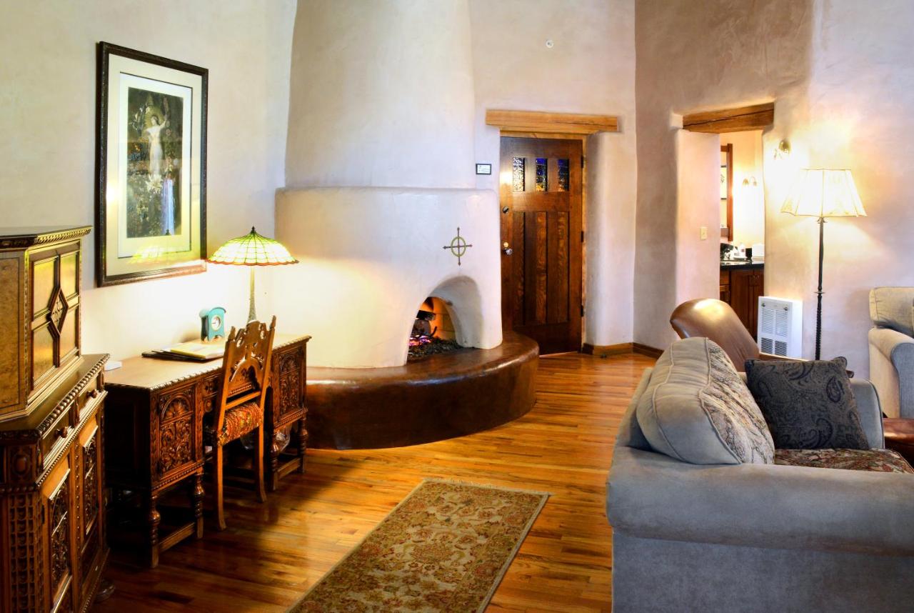 Deluxe King Room with Sofa Bed at El Portal Sedona Hotel