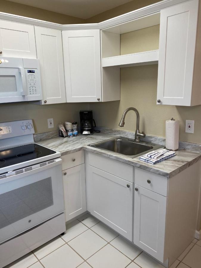 Deluxe Queen Suite at Caribbean Shores Waterfront Resort