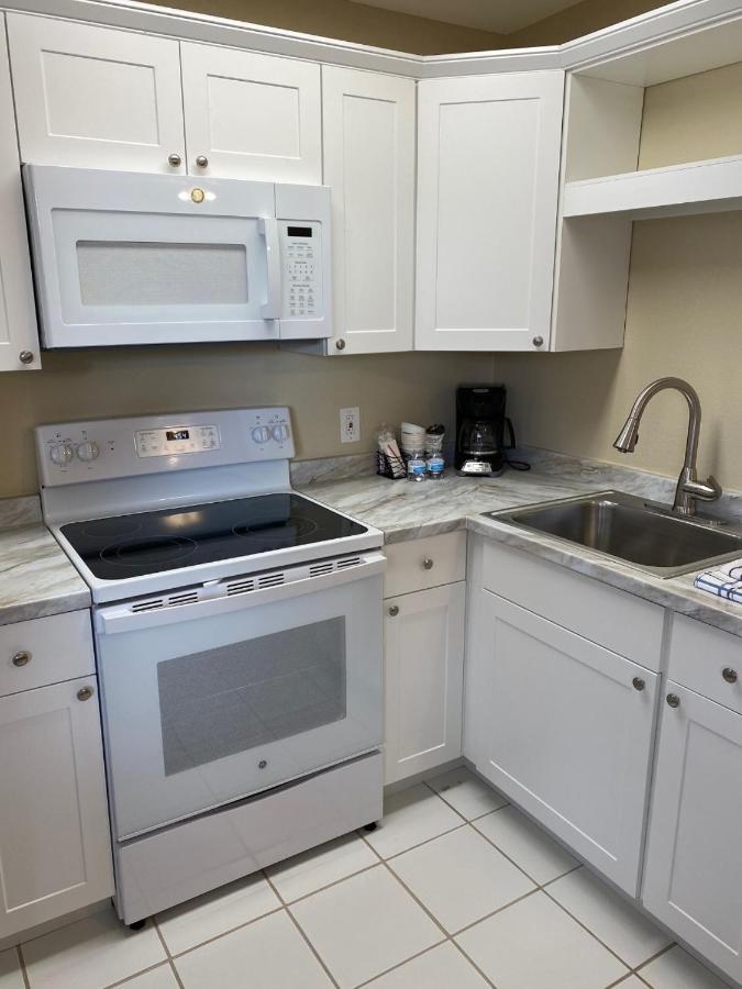 Deluxe Queen Suite at Caribbean Shores Waterfront Resort