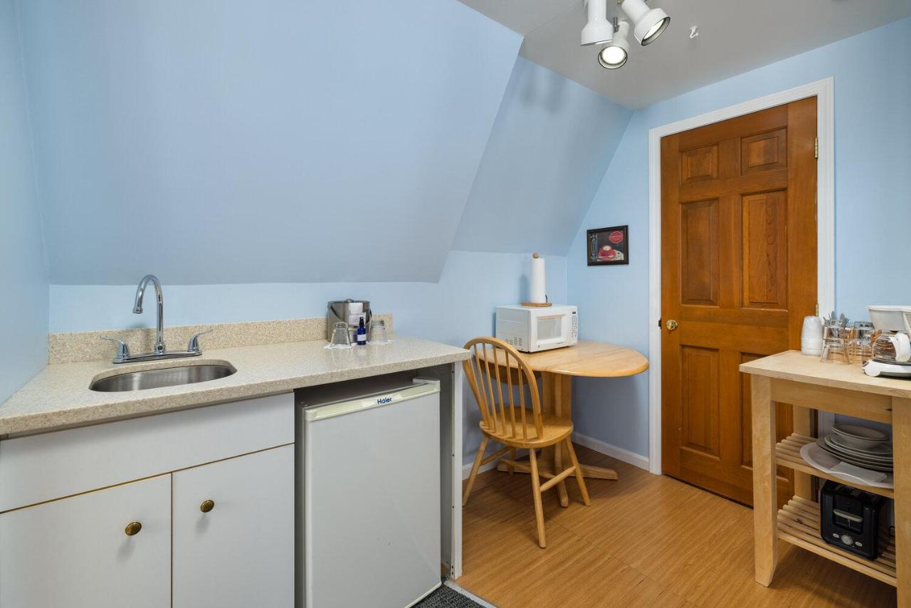 Studio at Old Harbor Inn