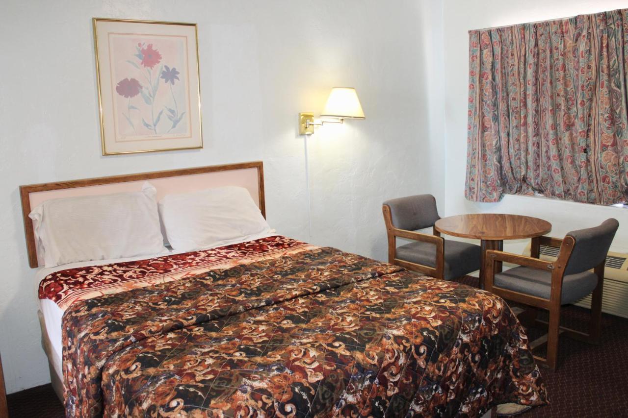 | Economy Inn