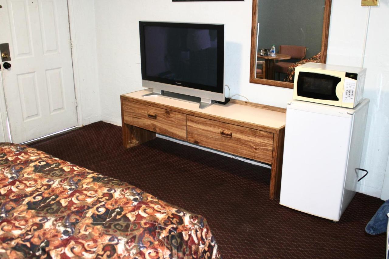 | Economy Inn