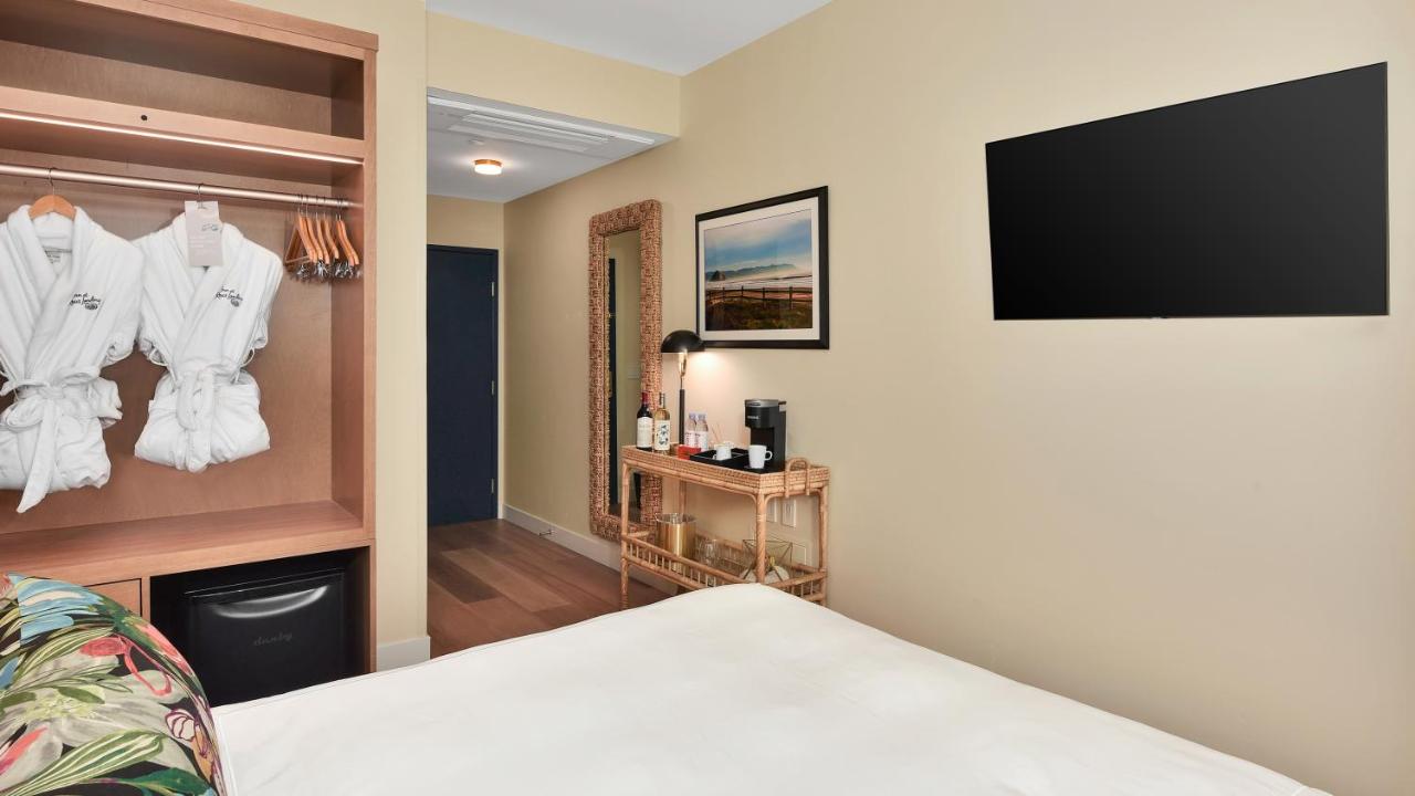  | Inn At Rose's Landing