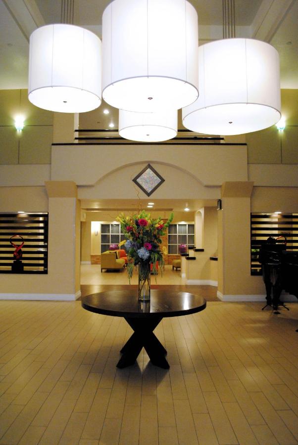 | Radisson Hotel Chatsworth