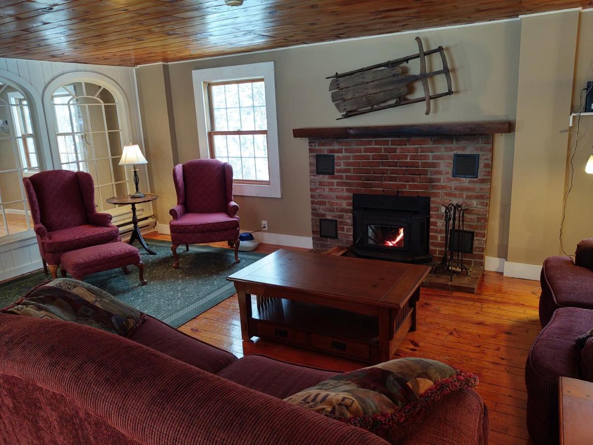  | Doveberry Inn