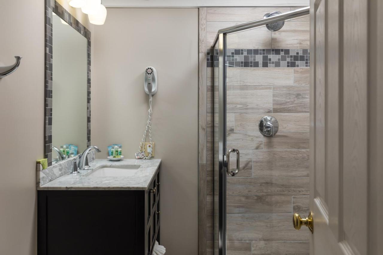 Two-Bedroom Suite at Old Harbor Inn