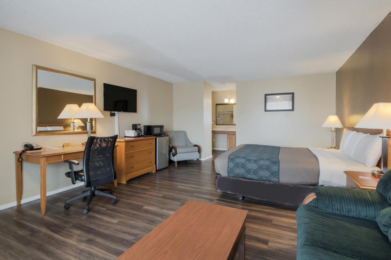 | Econo Lodge Inn & Suites Hoquiam