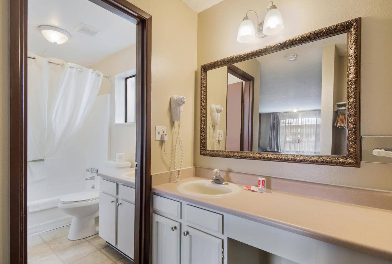 | Econo Lodge Inn & Suites Hoquiam