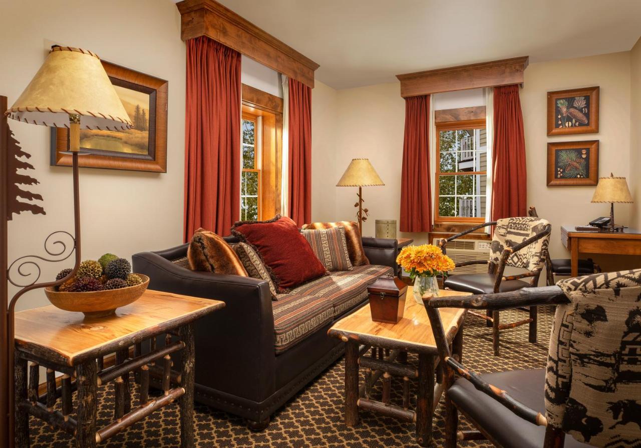 Deluxe King Suite at Parkway Inn of Jackson Hole