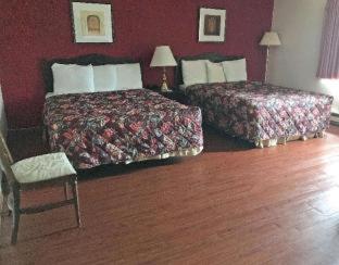 Room #34619618 at Econo Lodge Inn & Suites Escanaba North