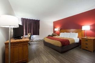 Room #34619621 at Econo Lodge Inn & Suites Escanaba North
