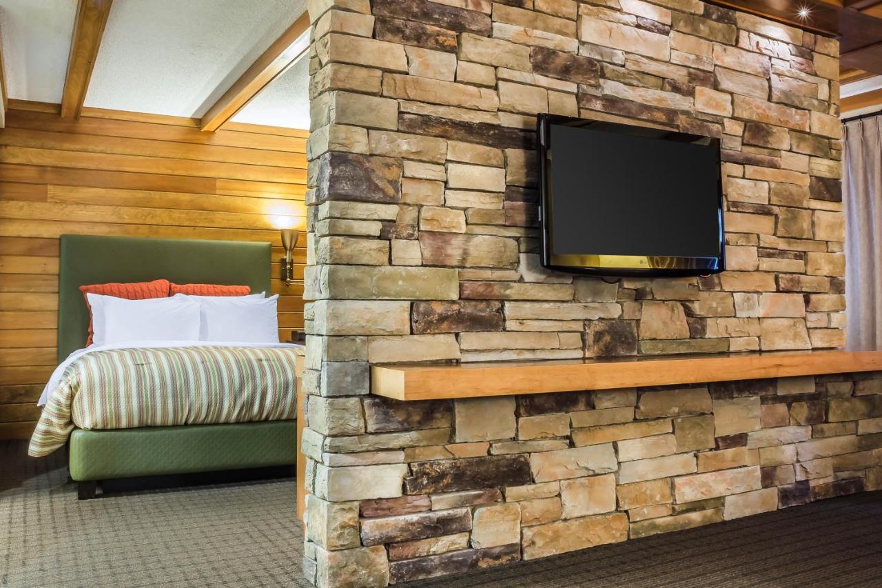 Special Suite at Comfort Inn The Pointe