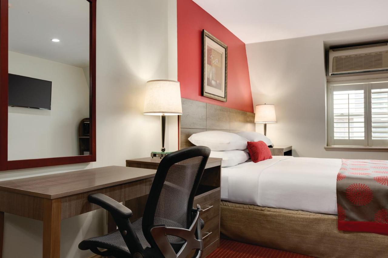 King Room - Mobility Access/Non-Smoking at Ramada by Wyndham Oakland Downtown City Center