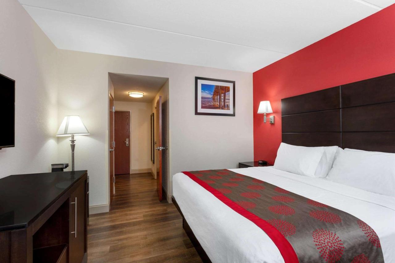 King Suite - Non-Smoking at Ramada by Wyndham Panama City