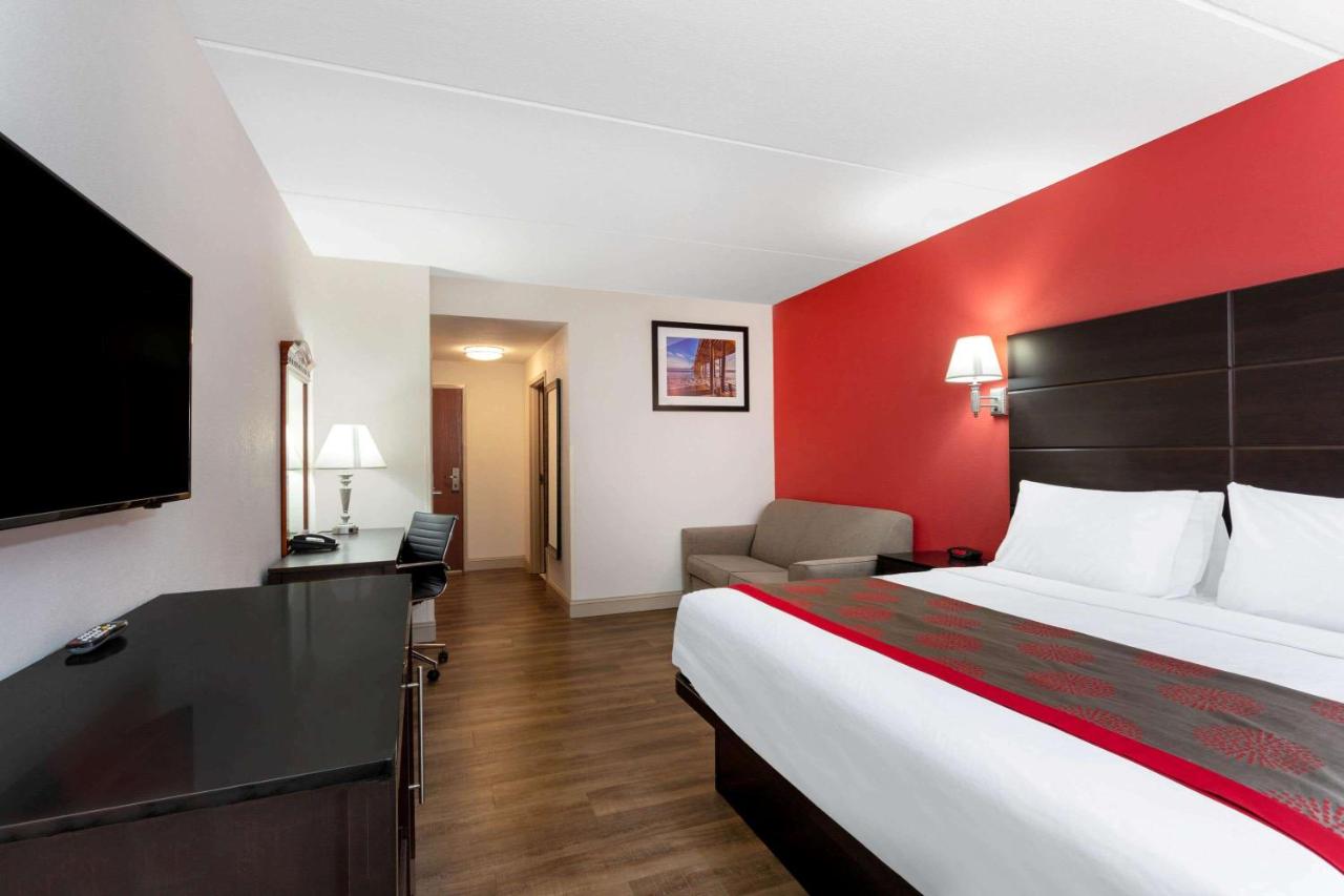 King Suite - Non-Smoking at Ramada by Wyndham Panama City