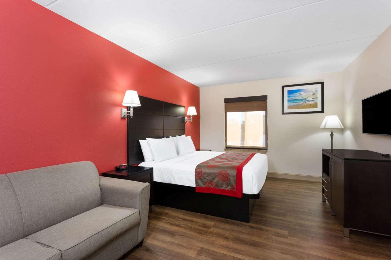 King Suite - Non-Smoking at Ramada by Wyndham Panama City