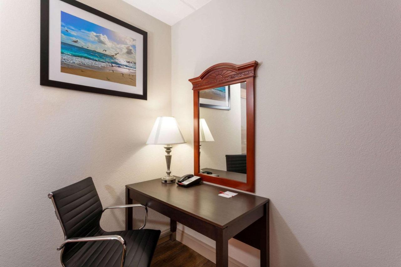 King Suite - Non-Smoking at Ramada by Wyndham Panama City