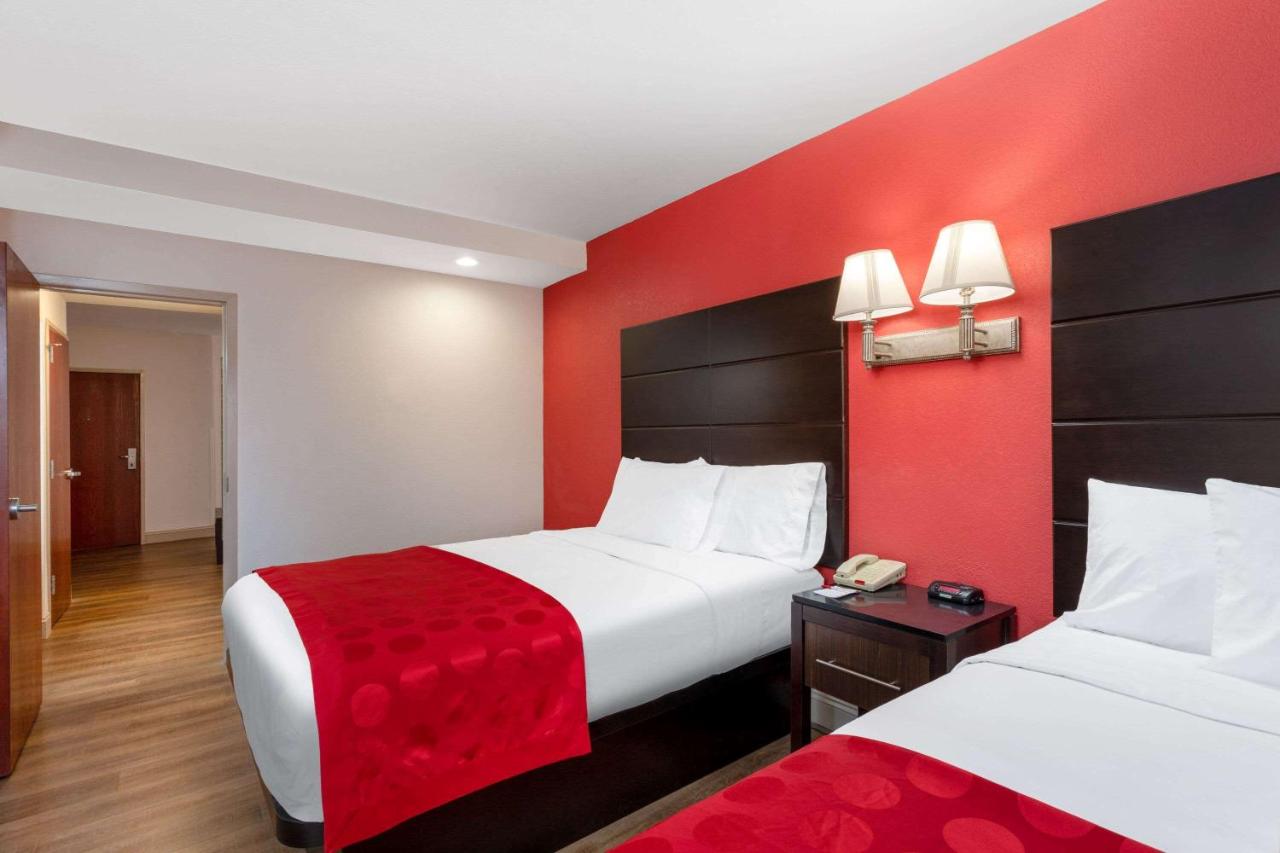 Deluxe Queen Suite - Non-Smoking at Ramada by Wyndham Panama City