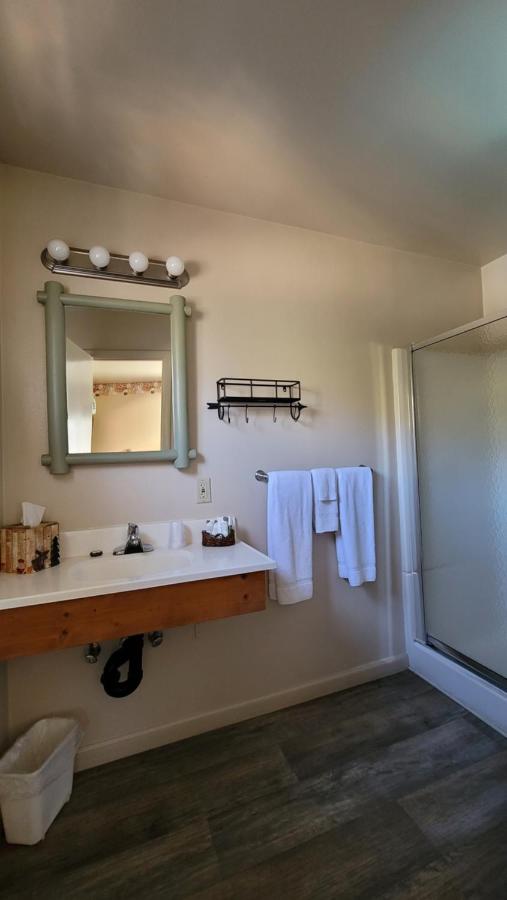 | Sequoia Lodge
